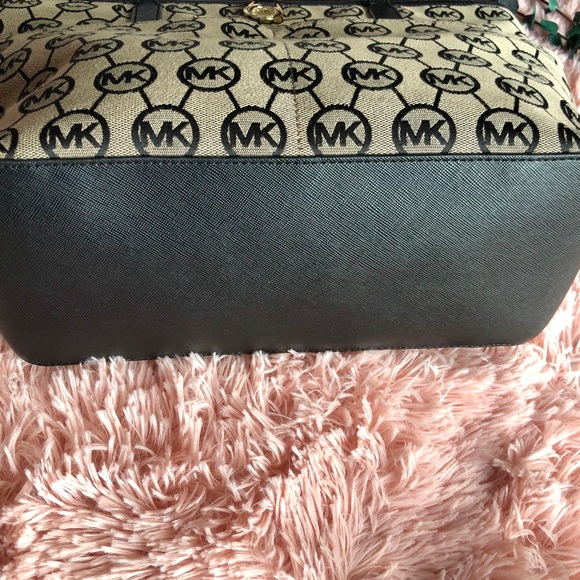 Michael Kors Black Canvas Tote Bag - Picture 4 of 8